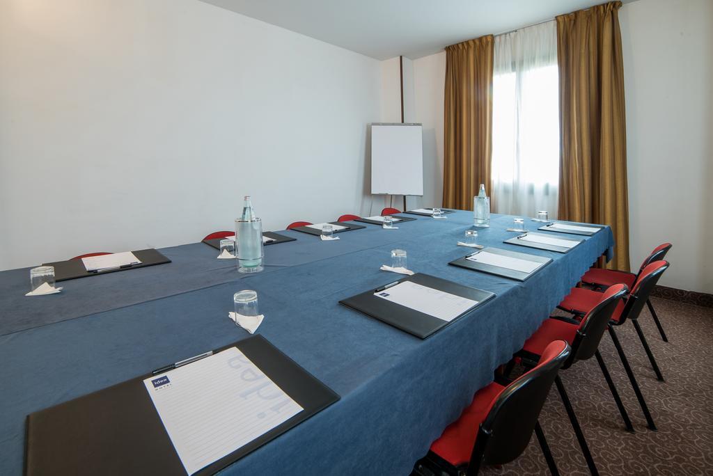 Idea Hotel Piacenza Esterno foto
