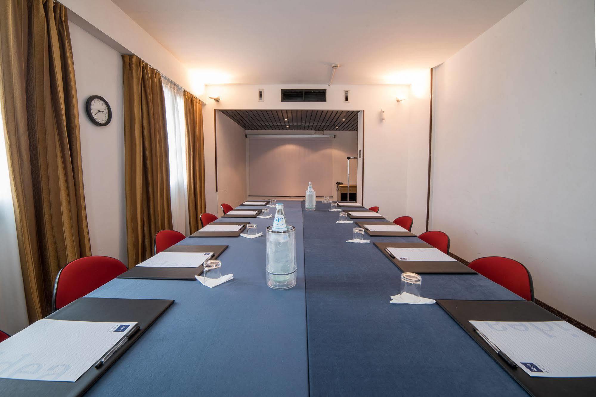 Idea Hotel Piacenza Esterno foto